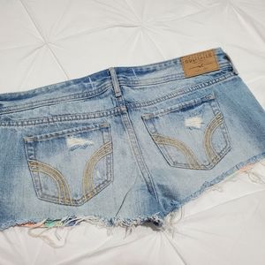 Hollister jean shorts size 27 (5) EXCELLENT CONDITION